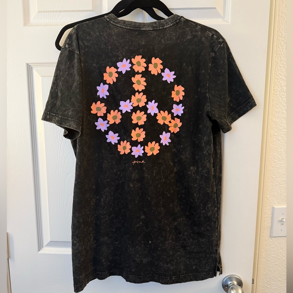 PINK Victoria's Secret Black and Orange Short Sleeve Tee